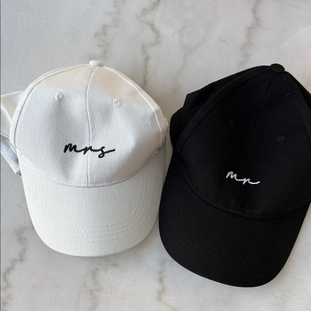 Mr & Mrs Embroidered Cap Set